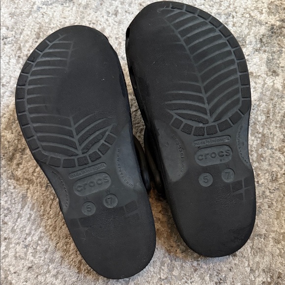 Crocs solid black - Picture 2 of 7